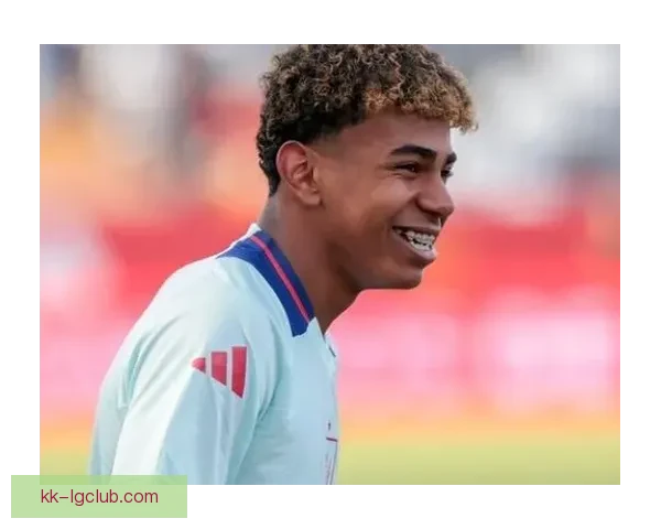 亚马尔蝉联2024欧洲杯最佳年轻球员称号引发热议成就新篇章